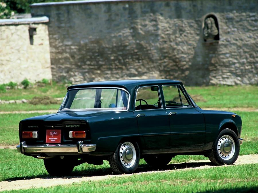  Alfa Romeo Giulia 1300 Super (105.09) 1970 года  (фото 2 из 5)